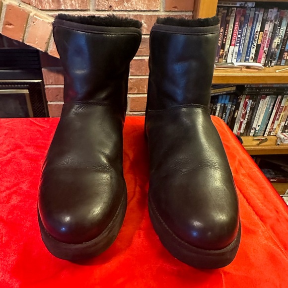 WOW POSHMARK - Authentic UGG Leather Boots - Picture 9 of 16